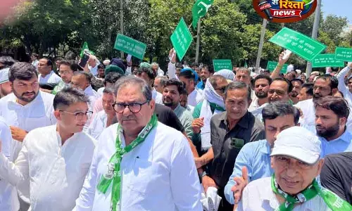 Haryana के पंचकूला में भर्ती में ‘अनियमितताओं’ को लेकर INLD का विरोध प्रदर्शन Haryana के पंचकूला में भर्ती में ‘अनियमितताओं’ को लेकर INLD का विरोध प्रदर्शन