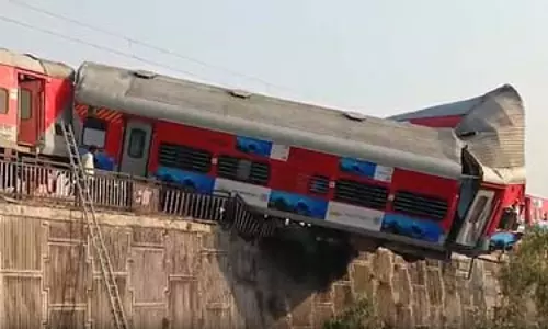उत्तराखंड: उज्जैनी एक्सप्रेस के तीन डिब्बे पटरी से उतरे, टला बड़ा हादसा
