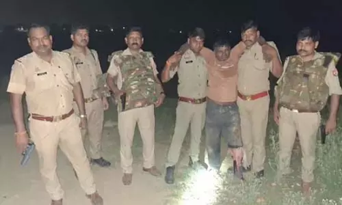 यूूपी: देवरिया में शराब के दुकानों से चोरी करने वाला आरोपी धराया, पुलिस मुठभेड़ में लगी गोली यूूपी: देवरिया में शराब के दुकानों से चोरी करने वाला आरोपी धराया, पुलिस मुठभेड़ में लगी गोली