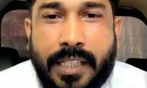 बंगाल: वित्तीय धोखाधड़ी और रंगदारी मामले में ईडी ने सोना पप्पू को किया गिरफ्तार बंगाल: वित्तीय धोखाधड़ी और रंगदारी मामले में ईडी ने सोना पप्पू को किया गिरफ्तार