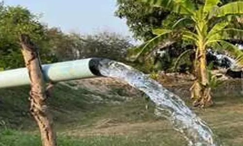 सूखे बोरवेल से थम गई थी नल-जल योजना, अब दो नए कुएं बुझाएंगे ग्रामीणों की प्यास सूखे बोरवेल से थम गई थी नल-जल योजना, अब दो नए कुएं बुझाएंगे ग्रामीणों की प्यास