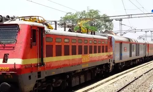 Odisha : भंजापुर-पुरी स्पेशल ट्रेनों को रेगुलर एक्सप्रेस सर्विस में अपग्रेड किया गया Odisha : भंजापुर-पुरी स्पेशल ट्रेनों को रेगुलर एक्सप्रेस सर्विस में अपग्रेड किया गया