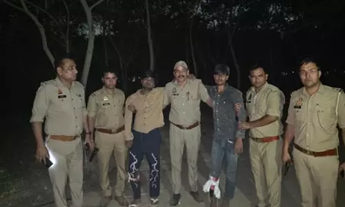 नोएडा: पुलिस मुठभेड़ में हत्या के दो आरोपी घायल, दो नाबालिग हिरासत में नोएडा: पुलिस मुठभेड़ में हत्या के दो आरोपी घायल, दो नाबालिग हिरासत में
