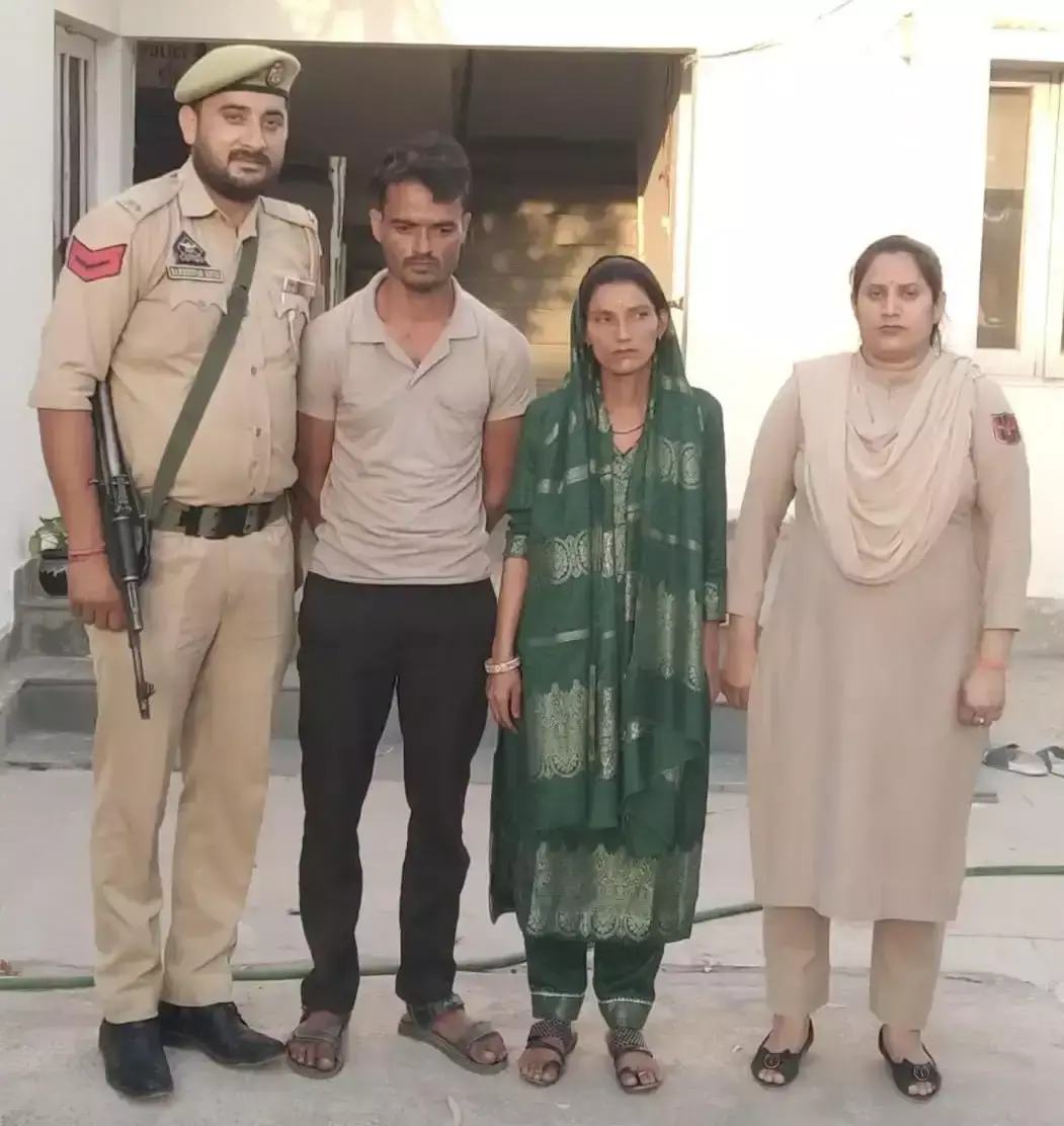 Billawar: कठुआ पुलिस की बड़ी कामयाबी, लापता महिला सुरक्षित बरामद Billawar: कठुआ पुलिस की बड़ी कामयाबी, लापता महिला सुरक्षित बरामद