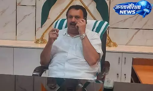 UDF में विभागों को लेकर मतभेद, नई कैबिनेट के मंत्रालय आवंटन में देरी UDF में विभागों को लेकर मतभेद, नई कैबिनेट के मंत्रालय आवंटन में देरी