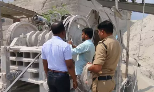 क्रशर प्लांट सील, भिलाईखुर्द दुर्घटना की जांच जारी क्रशर प्लांट सील, भिलाईखुर्द दुर्घटना की जांच जारी