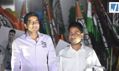खुद को पुष्पा बताने वाले TMC नेता जहांगीर खान ने छोड़ा मैदान, मतदान से पहले अपना नाम वापस लिया खुद को पुष्पा बताने वाले TMC नेता जहांगीर खान ने छोड़ा मैदान, मतदान से पहले अपना नाम वापस लिया