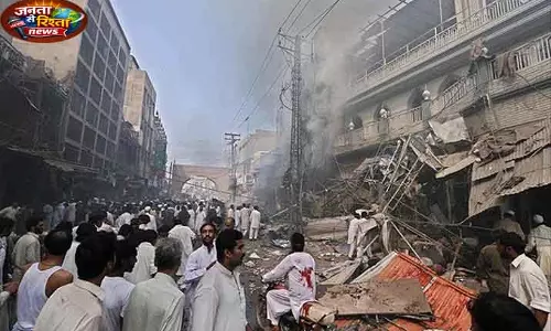 उत्तर-पश्चिमी Pakistan में IED धमाके में तीन लोगों की मौत उत्तर-पश्चिमी Pakistan में IED धमाके में तीन लोगों की मौत