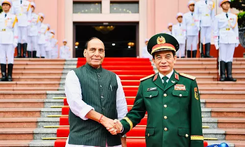 India और वियतनाम ने रक्षा साझेदारी की समीक्षा की, समुद्री सुरक्षा में आगे सहयोग पर चर्चा की India और वियतनाम ने रक्षा साझेदारी की समीक्षा की, समुद्री सुरक्षा में आगे सहयोग पर चर्चा की