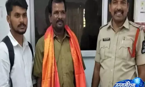 Hyderabad: ऑटो ड्राइवर ने यात्री को 1.20 लाख रुपये से भरा बैग लौटाया