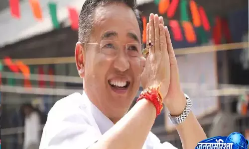 Sikkim: ईंधन बचत के कदमों के बीच CM प्रेम सिंह तमांग पैदल चलकर पहुंचे आधिकारिक कार्यक्रम Sikkim: ईंधन बचत के कदमों के बीच CM प्रेम सिंह तमांग पैदल चलकर पहुंचे आधिकारिक कार्यक्रम