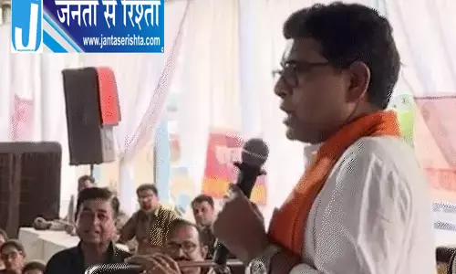 राजस्व मंत्री टंकराम वर्मा ने शिकायत मिलते ही पटवारी को किया सस्पेंड राजस्व मंत्री टंकराम वर्मा ने शिकायत मिलते ही पटवारी को किया सस्पेंड