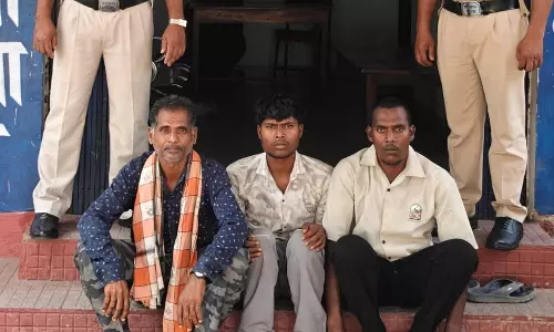 शादी की पार्टी को लेकर विवाद, घर में घुसकर मारपीट करने वाले तीन आरोपी गिरफ्तार शादी की पार्टी को लेकर विवाद, घर में घुसकर मारपीट करने वाले तीन आरोपी गिरफ्तार
