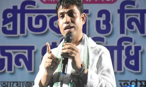फाल्टा री-पोल से नाम वापस लेने का जहांगीर खान का निजी फैसला: TMC ने BJP के दबाव का आरोप लगाया फाल्टा री-पोल से नाम वापस लेने का जहांगीर खान का निजी फैसला: TMC ने BJP के दबाव का आरोप लगाया