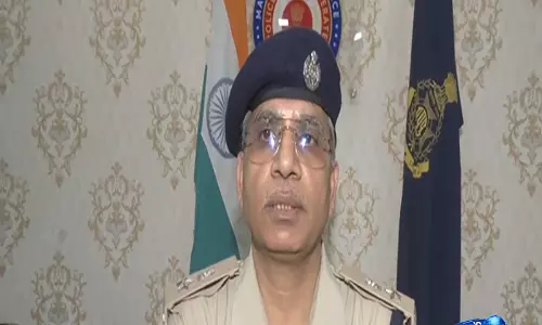 Indore में व्यापारी से 1 करोड़ की फिरौती मांगने के मामले में कांस्टेबल समेत 5 हिरासत में Indore में व्यापारी से 1 करोड़ की फिरौती मांगने के मामले में कांस्टेबल समेत 5 हिरासत में