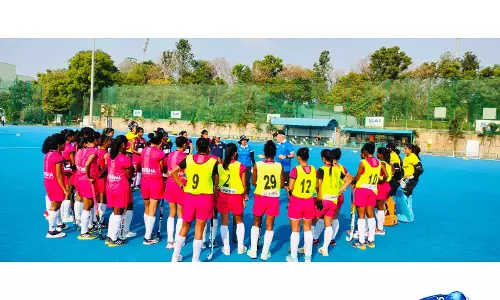 टिम व्हाइट ने Bhopal स्काउटिंग दौरे के दौरान भारत के अंडर-18 हॉकी टैलेंट पूल की तारीफ की टिम व्हाइट ने Bhopal स्काउटिंग दौरे के दौरान भारत के अंडर-18 हॉकी टैलेंट पूल की तारीफ की