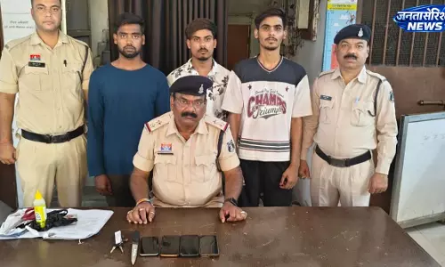 घर में घुसकर धारदार हथियार से हमला, नाबालिग सहित 4 गिरफ्तार