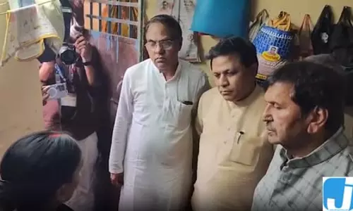 हिंदू महिला को धमकाने का आरोप, मंत्री मंगल प्रभात लोढ़ा ने पुलिस से कार्रवाई की मांग की हिंदू महिला को धमकाने का आरोप, मंत्री मंगल प्रभात लोढ़ा ने पुलिस से कार्रवाई की मांग की