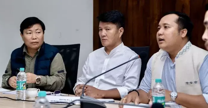 Arunachal: मिथी और अपुम ने विभागों और बैंकों से ऋण का शीघ्र वितरण सुनिश्चित करने को कहा Arunachal: मिथी और अपुम ने विभागों और बैंकों से ऋण का शीघ्र वितरण सुनिश्चित करने को कहा