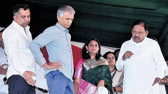 Tumkur : रिकॉर्ड वितरण अभियान, गिनीज़ वर्ल्ड रिकॉर्ड्स में शामिल होने की तैयारी Tumkur : रिकॉर्ड वितरण अभियान, गिनीज़ वर्ल्ड रिकॉर्ड्स में शामिल होने की तैयारी