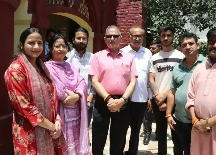 Shimla: जम्मू-कश्मीर के एकीकरण में पंडित प्रेमनाथ डोगरा की अहम भूमिका: राज्यपाल Shimla: जम्मू-कश्मीर के एकीकरण में पंडित प्रेमनाथ डोगरा की अहम भूमिका: राज्यपाल