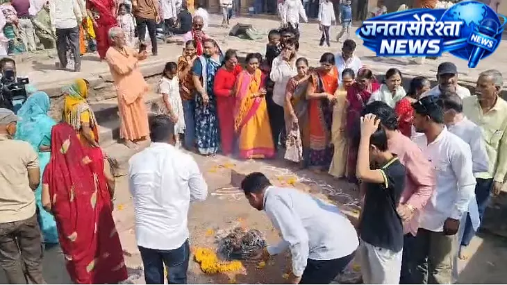 Bhojshala: ‘महाविजय महोत्सव’, पूजा अधिकार मिलने के बाद श्रद्धालुओं का उत्सव Bhojshala: ‘महाविजय महोत्सव’, पूजा अधिकार मिलने के बाद श्रद्धालुओं का उत्सव