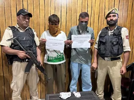 बारामूला में एटीएस की बड़ी कार्रवाई, दो नशा तस्कर गिरफ्तार, चरस जैसा पदार्थ बरामद बारामूला में एटीएस की बड़ी कार्रवाई, दो नशा तस्कर गिरफ्तार, चरस जैसा पदार्थ बरामद