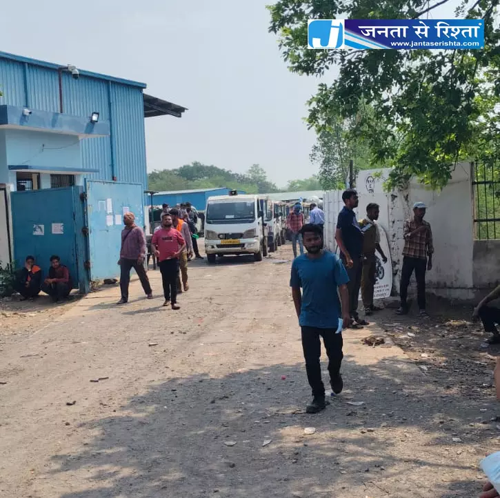 रायपुर : 95 प्रतिशत हड़ताली ठेका सफाई कर्मचारी ड्यूटी पर वापस लौटे रायपुर : 95 प्रतिशत हड़ताली ठेका सफाई कर्मचारी ड्यूटी पर वापस लौटे