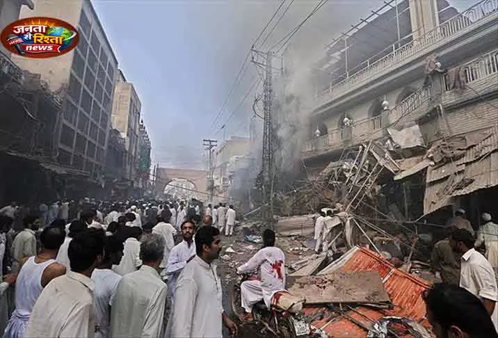 उत्तर-पश्चिमी Pakistan में IED धमाके में तीन लोगों की मौत उत्तर-पश्चिमी Pakistan में IED धमाके में तीन लोगों की मौत
