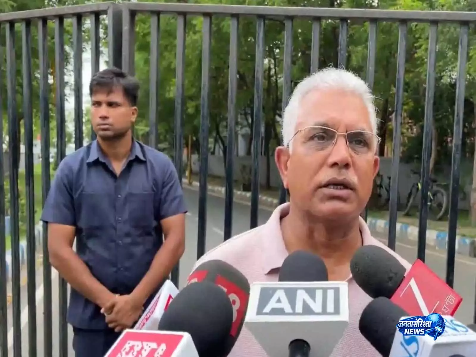 ईंधन की कीमतें ज़रूरत के चलते बढ़ानी पड़ीं: पश्चिम बंगाल के मंत्री Dilip Ghosh ईंधन की कीमतें ज़रूरत के चलते बढ़ानी पड़ीं: पश्चिम बंगाल के मंत्री Dilip Ghosh