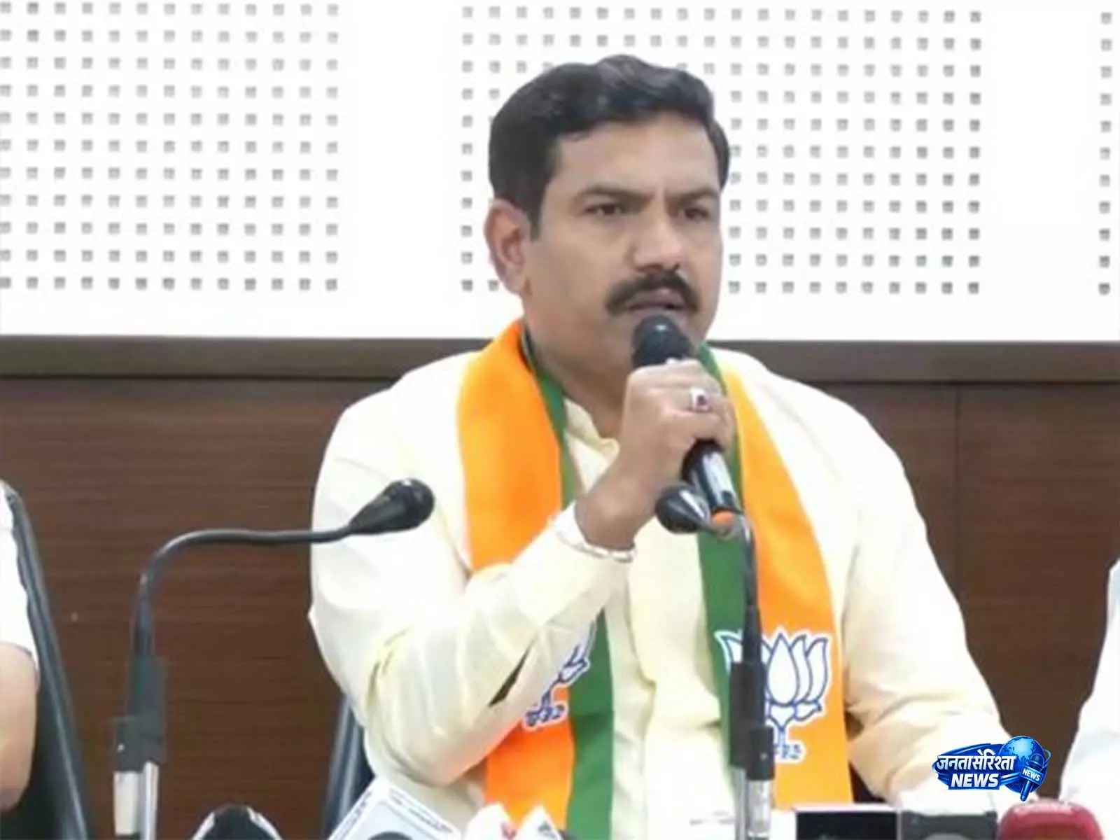 कांग्रेस 3 साल के ज़ीरो डेवलपमेंट का जश्न मना रही है: कर्नाटक BJP चीफ BY विजयेंद्र कांग्रेस 3 साल के ज़ीरो डेवलपमेंट का जश्न मना रही है: कर्नाटक BJP चीफ BY विजयेंद्र