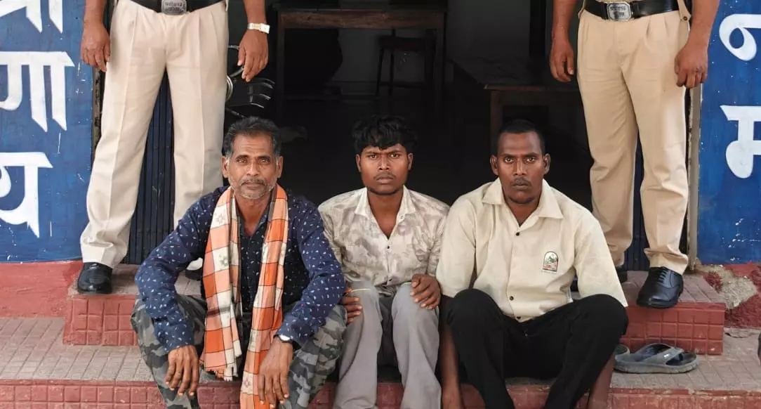 शादी की पार्टी को लेकर विवाद, घर में घुसकर मारपीट करने वाले तीन आरोपी गिरफ्तार शादी की पार्टी को लेकर विवाद, घर में घुसकर मारपीट करने वाले तीन आरोपी गिरफ्तार