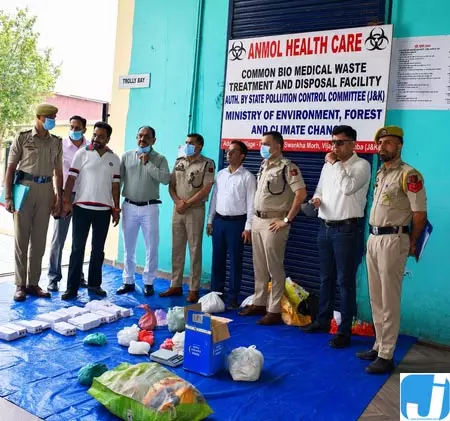 रियासी पुलिस ने जब्त 8 किलोग्राम से अधिक मादक पदार्थों को नष्ट किया रियासी पुलिस ने जब्त 8 किलोग्राम से अधिक मादक पदार्थों को नष्ट किया
