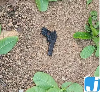 संबलपुर में पुलिस और नशा तस्कर के बीच मुठभेड़, कुख्यात अपराधी घायल संबलपुर में पुलिस और नशा तस्कर के बीच मुठभेड़, कुख्यात अपराधी घायल
