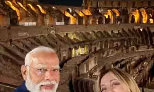 आपका स्वागत है, मेरे दोस्त! रोम में पीएम मेलोनी ने किया प्रधानमंत्री मोदी का स्वागत, भारतीय समुदाय में उत्साह आपका स्वागत है, मेरे दोस्त! रोम में पीएम मेलोनी ने किया प्रधानमंत्री मोदी का स्वागत, भारतीय समुदाय में उत्साह