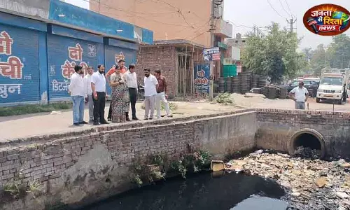 MC ने Yamunanagar-जगाधरी में नालियों की सफाई शुरू की MC ने Yamunanagar-जगाधरी में नालियों की सफाई शुरू की