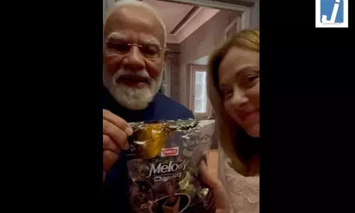PM मोदी ने इटली की प्रधानमंत्री जॉर्जिया मेलोनी को गिफ्ट किया मेलोडी टॉफी PM मोदी ने इटली की प्रधानमंत्री जॉर्जिया मेलोनी को गिफ्ट किया मेलोडी टॉफी