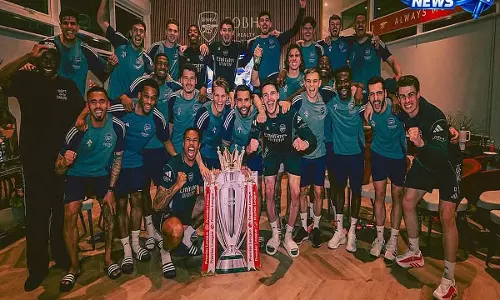 आर्सेनल F.C. ने 22 साल बाद प्रीमियर लीग का खिताब जीते