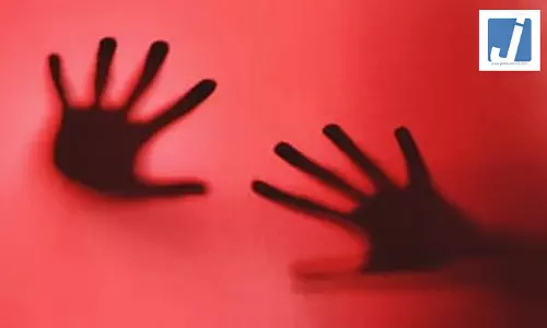 नाबालिग लड़ने का यौन शोषण, 40 वर्षीय आरोपी फरार, पुलिस ने शुरू की तलाश नाबालिग लड़ने का यौन शोषण, 40 वर्षीय आरोपी फरार, पुलिस ने शुरू की तलाश