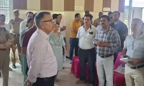 Kathua: डीसी और एसएसपी ने अमरनाथ यात्रियों के लिए व्यवस्थाओं का लिया जायजा Kathua: डीसी और एसएसपी ने अमरनाथ यात्रियों के लिए व्यवस्थाओं का लिया जायजा