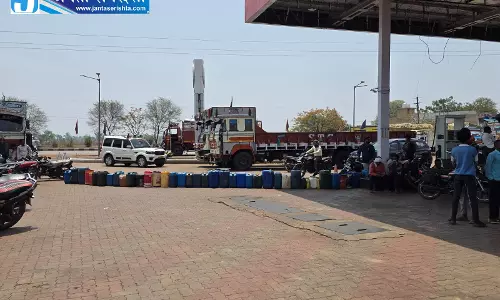 पेट्रोल पम्प सील, अनियमितता पर प्रशासन की बड़ी कार्यवाही पेट्रोल पम्प सील, अनियमितता पर प्रशासन की बड़ी कार्यवाही