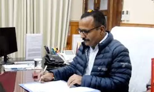 Nainital: डीएम ने लोगों से सार्वजनिक परिवहन अपनाने की अपील की Nainital: डीएम ने लोगों से सार्वजनिक परिवहन अपनाने की अपील की