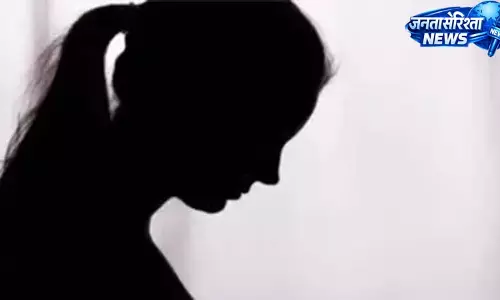 युवती का अश्लील वीडियो बनाकर रिश्तेदारों को भेजा युवती का अश्लील वीडियो बनाकर रिश्तेदारों को भेजा