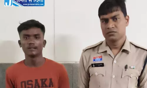 रायपुर : हत्या करने नियत से धारदार चाकू से हमला, हिस्ट्रीशीटर गिरफ्तार रायपुर : हत्या करने नियत से धारदार चाकू से हमला, हिस्ट्रीशीटर गिरफ्तार
