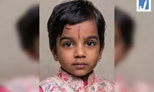 खेलते-खेलते लिफ्ट बनी मौत का फंदा! 7 वर्षीय मासूम की दर्दनाक मौत खेलते-खेलते लिफ्ट बनी मौत का फंदा! 7 वर्षीय मासूम की दर्दनाक मौत