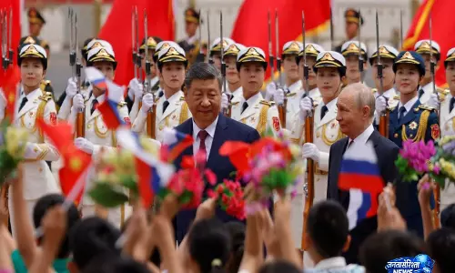 शी चिनफिंग ने Putin के साथ बैठक के दौरान खाड़ी क्षेत्र में शत्रुता समाप्त करने का आह्वान किया शी चिनफिंग ने Putin के साथ बैठक के दौरान खाड़ी क्षेत्र में शत्रुता समाप्त करने का आह्वान किया