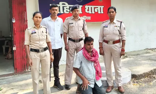 महिला से अश्लील हरकत और हत्या की धमकी देने वाला अधेड़ गिरफ्तार महिला से अश्लील हरकत और हत्या की धमकी देने वाला अधेड़ गिरफ्तार