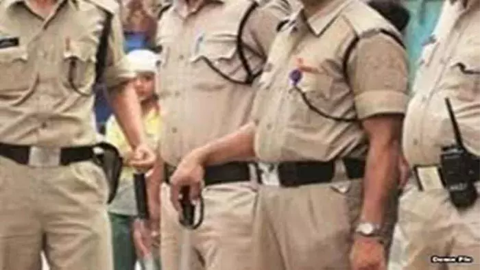 Kolkata: कोलकाता के प्रमुख सरकारी अस्पतालों में सुरक्षा बढ़ाई गई, रात में होगी संयुक्त पेट्रोलिंग Kolkata: कोलकाता के प्रमुख सरकारी अस्पतालों में सुरक्षा बढ़ाई गई, रात में होगी संयुक्त पेट्रोलिंग
