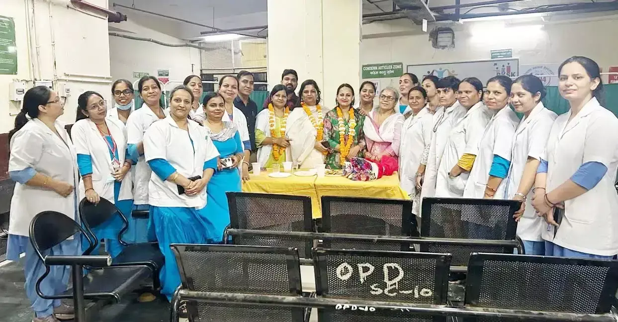 Gurugram: विनीता बांगड़ ने नर्सिंग अधिकारियों को टीमवर्क पर दिया जोर Gurugram: विनीता बांगड़ ने नर्सिंग अधिकारियों को टीमवर्क पर दिया जोर