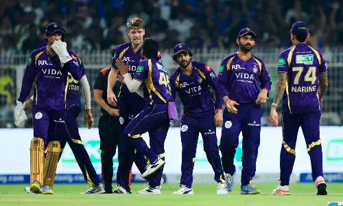 IPL 2026 KKR VS MI : शुरुआती ओवरों में गिरे मुंबई के 3 विकेट IPL 2026 KKR VS MI : शुरुआती ओवरों में गिरे मुंबई के 3 विकेट